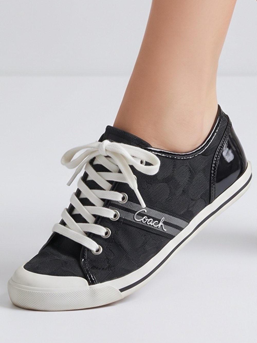 COACH • Folly Signature Canvas Low Top Sneakers Black White Size 9